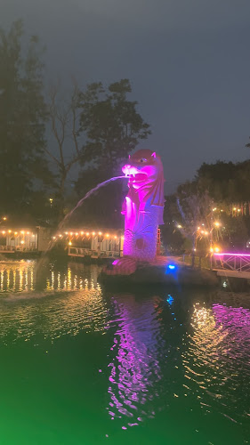 ครัวสวนสน โคราช​ &​ คาราโอเกะ​ ใหม่ - การบริการอาหารและที่พัก