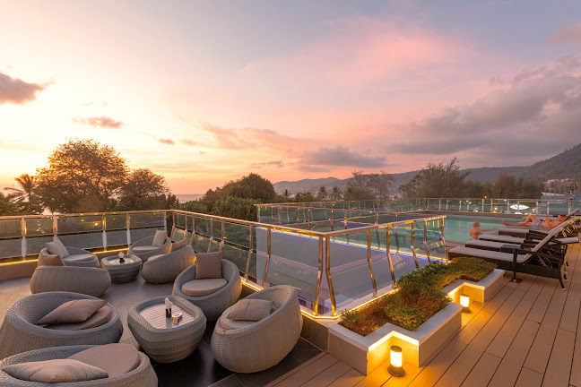 Khubani Rooftop Bar and Restaurant خوباني - การบริการอาหารและที่พัก