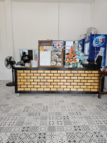 Opinii despre เทพพระยา ก๋วยเตี๋ยวเรือ (ปั้มบางจาก - เลียบคลองรังสิต) în อำเภอธัญบุรี - การบริการอาหารและที่พัก