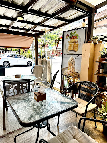 Opinii despre COZY CAFE AT KARON în อำเภอเมืองภูเก็ต - การบริการอาหารและที่พัก