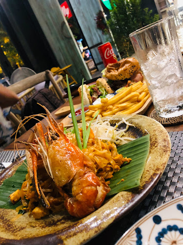 Opinii despre Hern Coffee and Bistro în อำเภอกะทู้ - การบริการอาหารและที่พัก