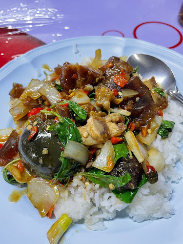 เจ๊หลอด อาหารตามสั่ง - การบริการอาหารและที่พัก