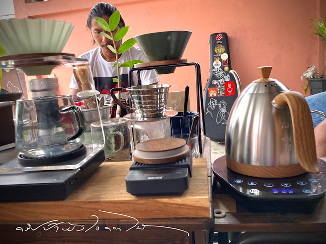 Comentarii opinii despre ดริปป่าหัวใจดอกไม้ x อยู่กับก๋ง DripCoffee&Muta Slowbar