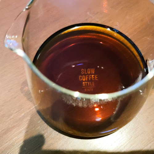 Opinii despre ma lune (มาลูน) Specialty Coffee Roaster în Mueng - การบริการอาหารและที่พัก