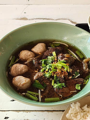 ชานุ เบเกอรี่ - การบริการอาหารและที่พัก