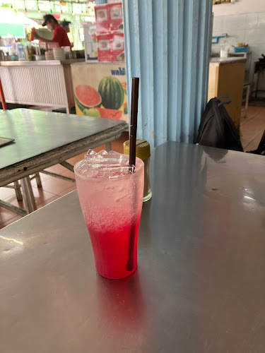 ลกเที้ยน ศูนย์รวมอาหารพื้นเมืองภูเก็ต - การบริการอาหารและที่พัก