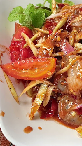 ส้มตำกำแพงแตก