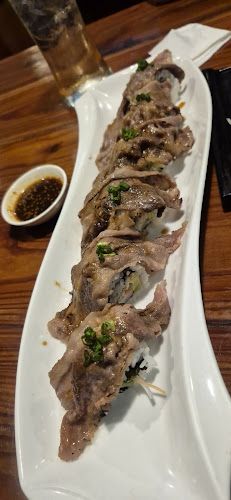 อุโอเทรุซุยซัน ซูชิ ภูเก็ต– ราไวย์ บีช - การบริการอาหารและที่พัก