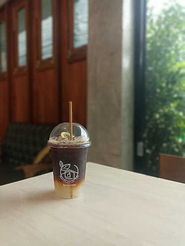 Opinii despre บ้านคุณตาลอฟท์คาเฟ่ @แหลมฉบัง în อำเภอศรีราชา - การบริการอาหารและที่พัก