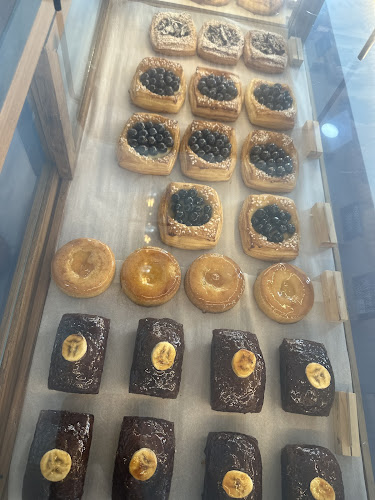 Bakerboi Bakery & pastry - การบริการอาหารและที่พัก