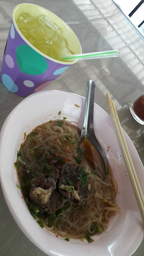 ก๋วยเตี๋ยวเนื้อ อ.เด็ด - การบริการอาหารและที่พัก