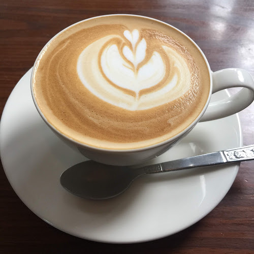 Opinii despre เรนฟอร์เรสคาเฟ่ พัทยา în อำเภอบางละมุง - การบริการอาหารและที่พัก