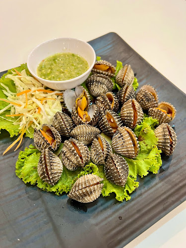 Opinii despre ยืนยิ้ม ซีฟู้ด YuenYim Seafood în อำเภอเมืองนนทบุรี - การบริการอาหารและที่พัก