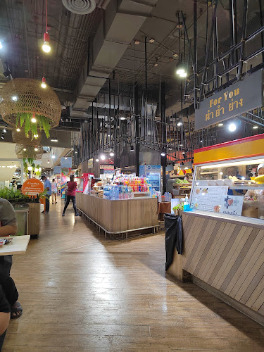 ตลาดกรีนเวย์ ไนท์มาร์เก็ต - การบริการอาหารและที่พัก