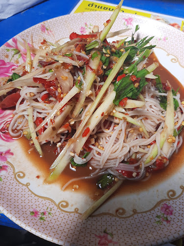 ร้าน ตำเปิ่นเหวิ่น - การบริการอาหารและที่พัก