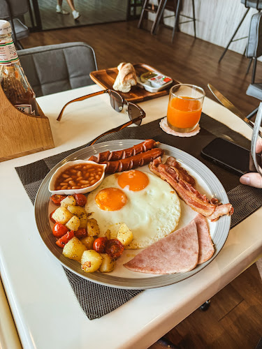 Mayday Coffee & Bar - อำเภอกะทู้