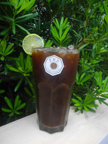 PHD Coffee - การบริการอาหารและที่พัก