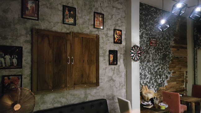 BAR NOM บาร์นม ขอนแก่น - การบริการอาหารและที่พัก