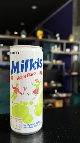 Opinii despre The Stories Social Hub and Chillout în Phuket - การบริการอาหารและที่พัก