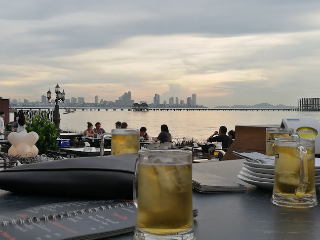 คาเฟ่ เดอ บีช พัทยา - อำเภอบางละมุง