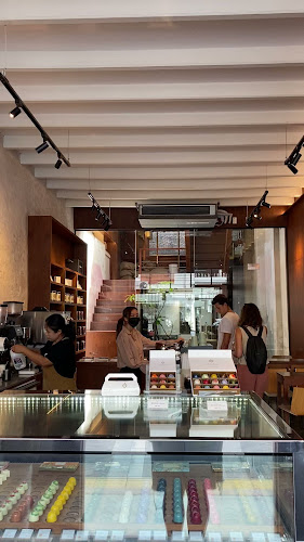 36 ถ. เยาวราช ตำบลตลาดใหญ่ อำเภอเมืองภูเก็ต ภูเก็ต 83000