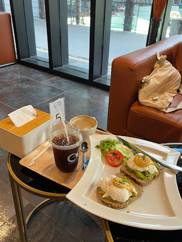 Lafayette - การบริการอาหารและที่พัก