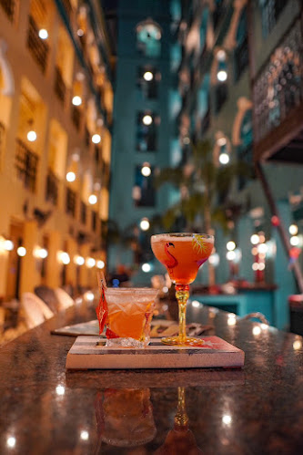 La Habana Bar & Restaurant Pattaya - การบริการอาหารและที่พัก