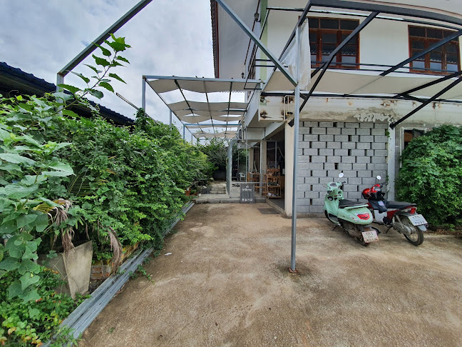 Agape​ Coffee​ อากาเป้​ คอฟฟี่ - การบริการอาหารและที่พัก