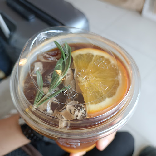 ฅนจร คอฟฟี่ สาขานครปฐม - การบริการอาหารและที่พัก