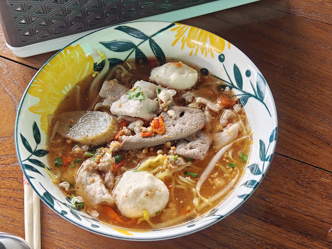 ร้านความสุขริมน้ำ Infinity - การบริการอาหารและที่พัก