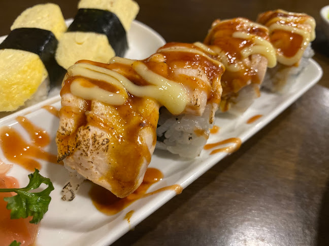 Seven Sushi เซเว่น ซูชิ - การบริการอาหารและที่พัก