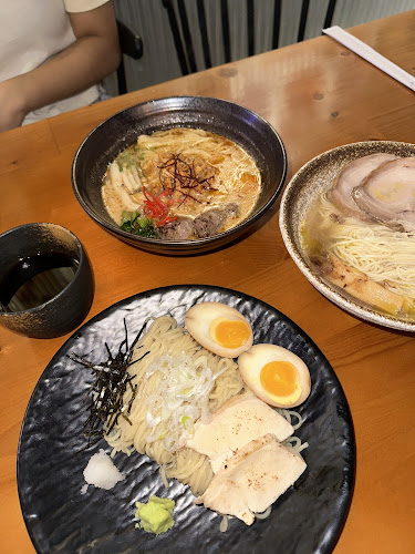 อิ-ซัง คราฟท์ ราเมน - การบริการอาหารและที่พัก