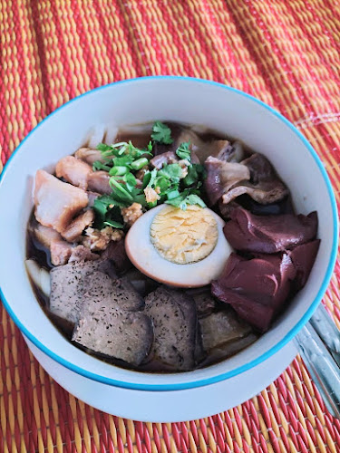 เจ๊หมวยก๋วยเตี๋ยวไก่มะระบุฟเฟ่ต์ - อำเภอบางพลี