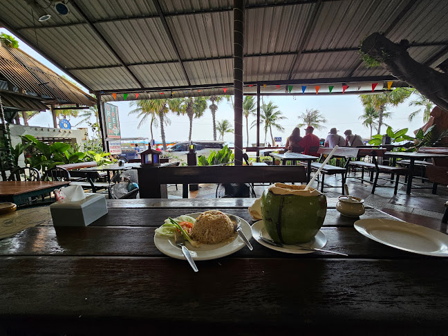 Green Tree Rest. & Pub - การบริการอาหารและที่พัก