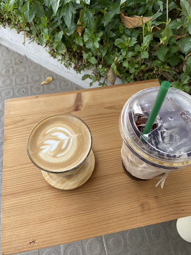 MIAMI.Coffee - การบริการอาหารและที่พัก