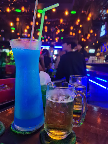 Ther เธอ - การบริการอาหารและที่พัก