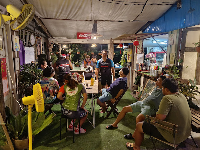 กรมชลคาแฟ่ - การบริการอาหารและที่พัก