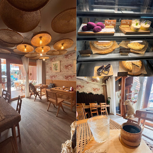 Bread Crumbs Cafe' - การบริการอาหารและที่พัก