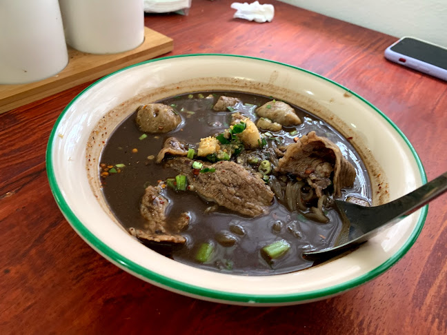 เนื้อดี ก๋วยเตี๋ยวเรือ - การบริการอาหารและที่พัก