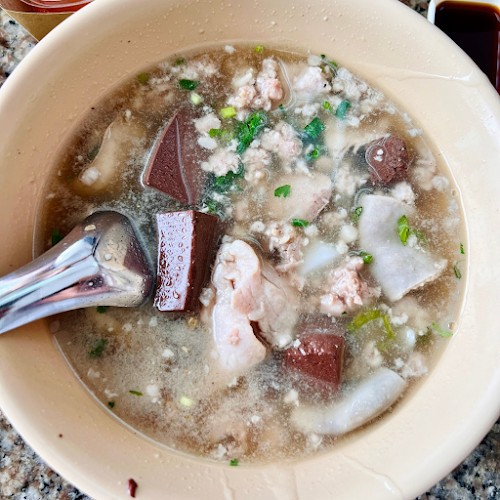 ต้มเลือดหมูคุณศรี พัทยากลาง - การบริการอาหารและที่พัก