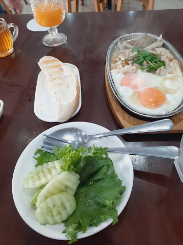 มอร์นิ่งอุบลฯ - การบริการอาหารและที่พัก