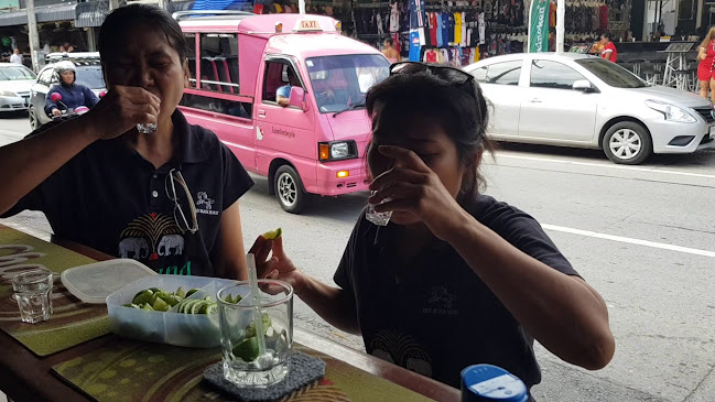 Black Horse Bar - อำเภอกะทู้