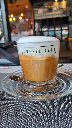 Coffee Talk Old Phuket Town - การบริการอาหารและที่พัก