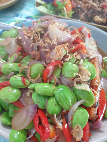 โกซ้ง ฅนโบราณ - หลังหลาด - การบริการอาหารและที่พัก