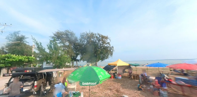 ตลาดแหลมรุ่งเรือง (ตลาดริมเล) - เมือง