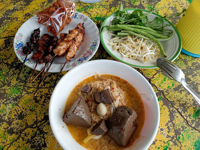 ร้านส้มตำเจ้หนิงอร่อยเหาะ - การบริการอาหารและที่พัก