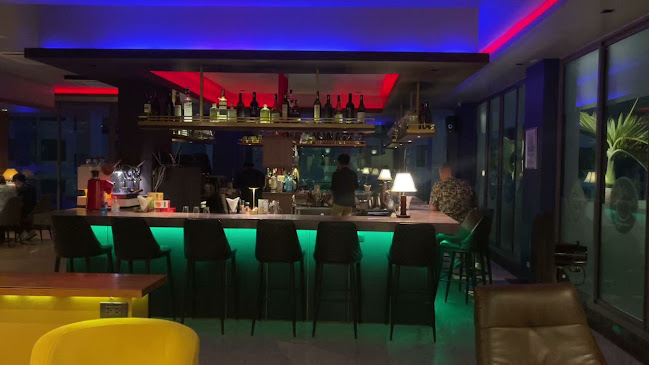 Opinii despre Cafe Blu Pattaya în อำเภอบางละมุง - การบริการอาหารและที่พัก