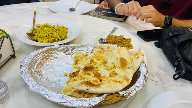 Rustic Lounge - การบริการอาหารและที่พัก