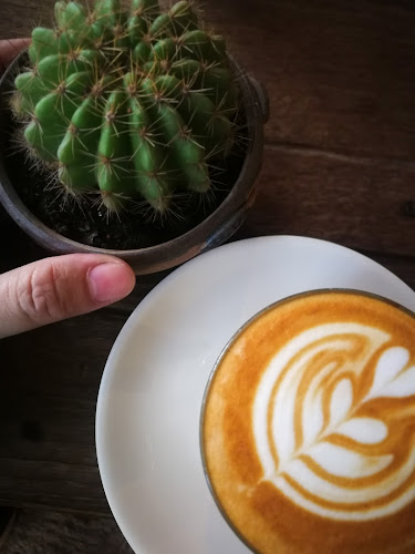 379 Drip กาแฟเรียบง่ายใต้ถุนบ้านเลขที่ 379 - อำเภอเมืองสุโขทัย