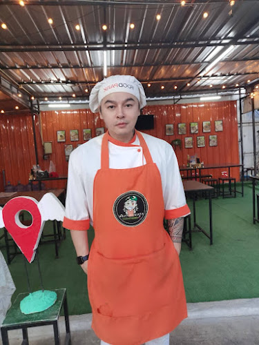 กะเพราเข้าเส้น - การบริการอาหารและที่พัก